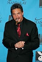 Foto de Tommy Gunn pareja de Rita Faltoyano