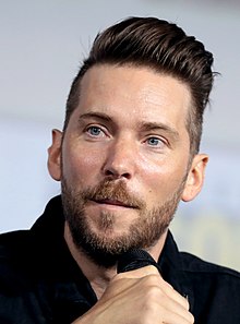 Foto de Troy Baker pareja de Kimberly Beck