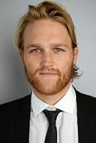 Foto de Wyatt Russell pareja de Meredith Hagner